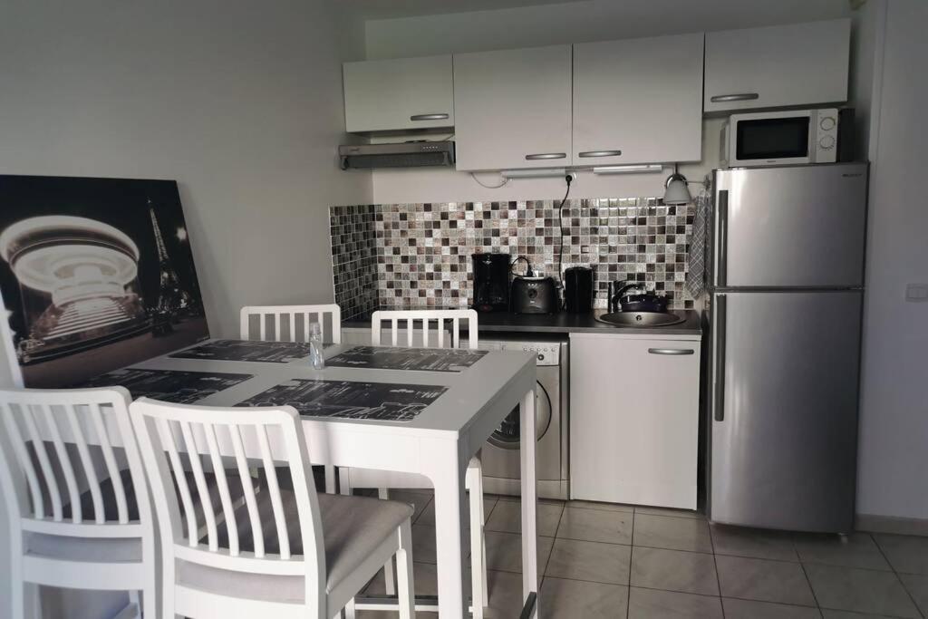Apartamento Riva Bella, Ouistreham, Charmant Rez-De Jardin En Bord De Mer Exterior foto